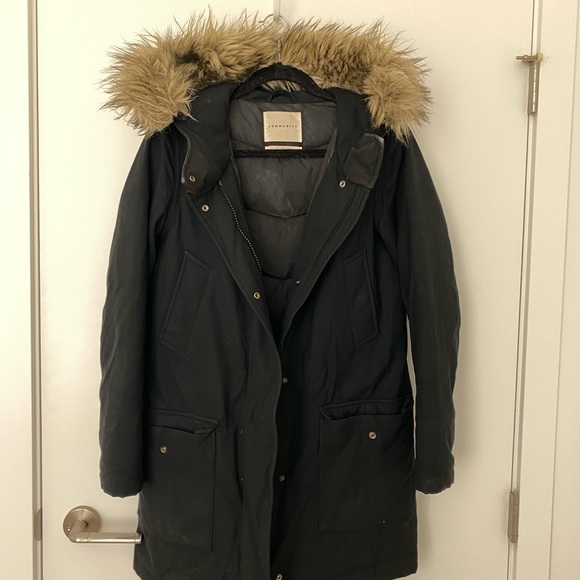 Aritzia Community Parka - Picture 2 of 4